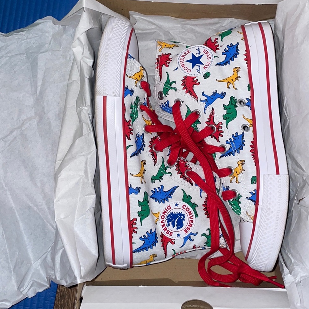 ALMOST NEW WORN ONCE SIZE 5